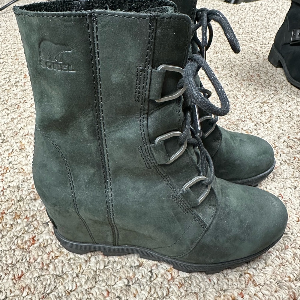 Sorel Women's Dark Lace-Up Wedge Boots